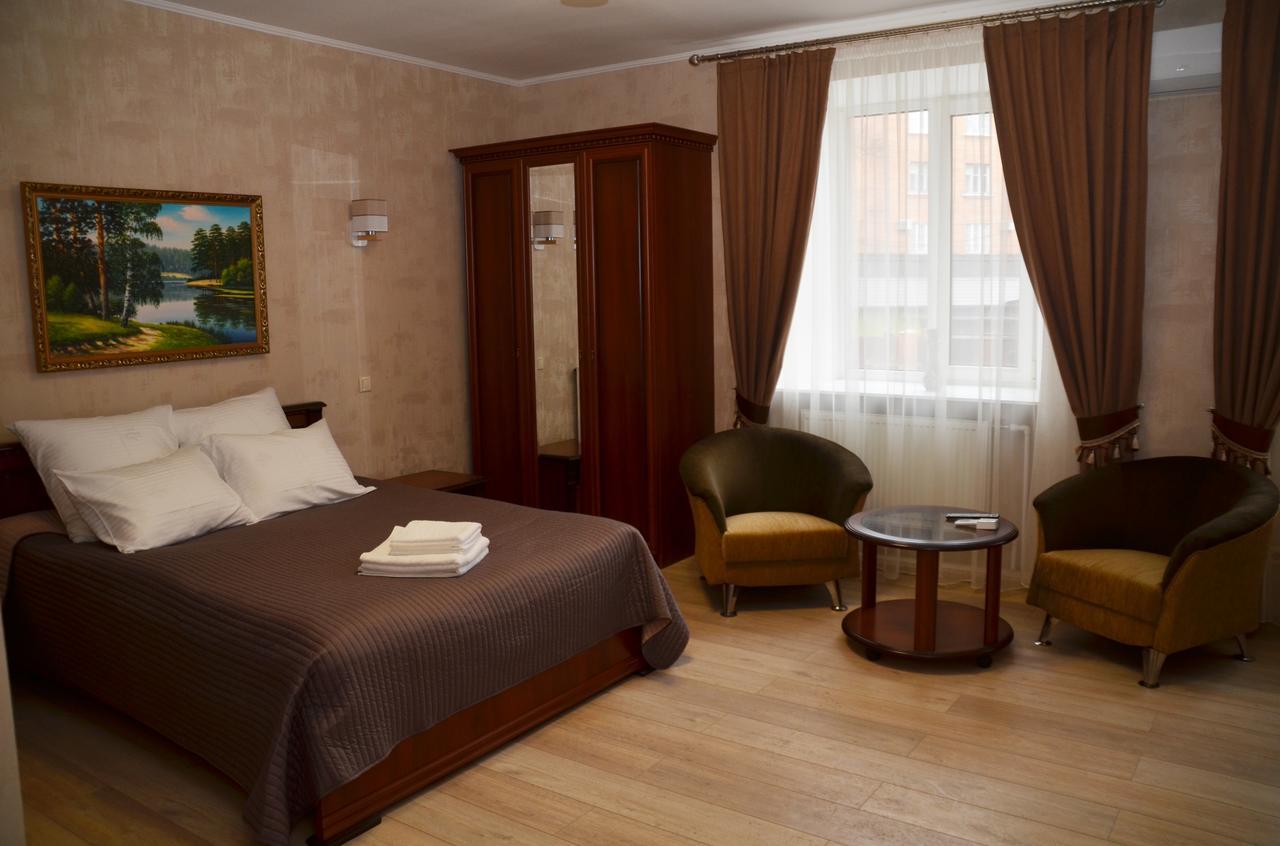 Centralnyi Hotel Poltava Exterior foto